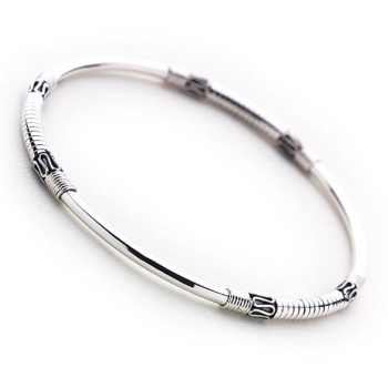 Kama Bangle