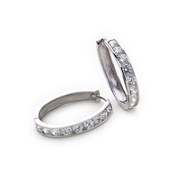 Single Round Huggy Earrings